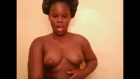 cute_latifah online show from February 18, 2026, 10:33 am