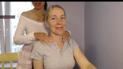 cute_lion_ online show from September 28, 2025, 12:21 pm