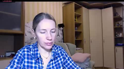 cute_lion_ online show from February 16, 2026, 7:54 pm