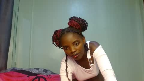 cute_lorna online show from April 19, 2026, 11:53 am