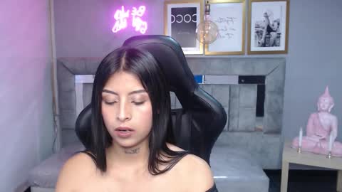 Martina online show from October 22, 2025, 7:57 pm