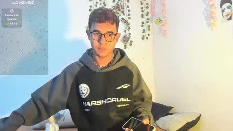 cute_sammy_1 online show from September 14, 2025, 3:16 am