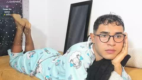 cute_sammy_1 online show from October 8, 2025, 2:14 pm