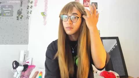 cute_sammy_1 online show from November 14, 2025, 8:18 pm