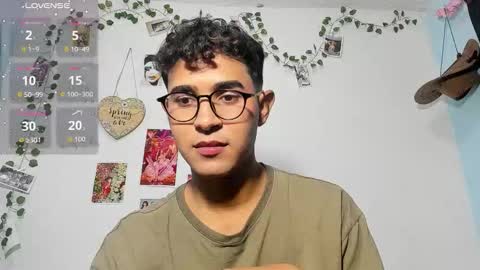 cute_sammy_1 online show from November 26, 2025, 7:37 pm