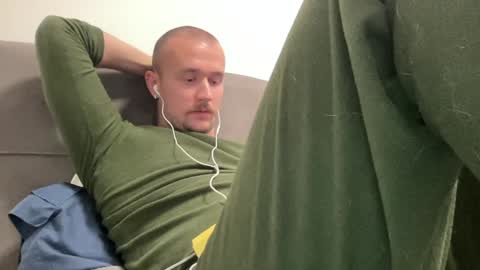 cute_skywalker online show from December 21, 2024, 5:18 pm