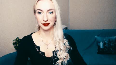 cute_smile_shy online show from January 10, 2025, 9:31 pm