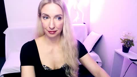 cute_smile_shy online show from March 27, 2026, 6:18 pm