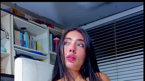 WANNA SEE MORE OF TWINS              online show from January 8, 2025, 4:12 am