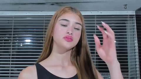 WANNA SEE MORE OF TWINS              online show from February 18, 2025, 4:37 am