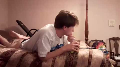 cuteboii29 online show from February 22, 2025, 3:01 am