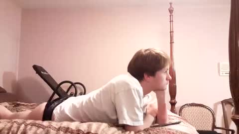 cuteboii29 online show from March 1, 2025, 2:48 am