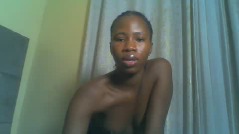 Snapshot of cuteebony16 chatting on June 3, 2026, 10:26 pm tawi online show from June 3, 2026, 10:26 pm