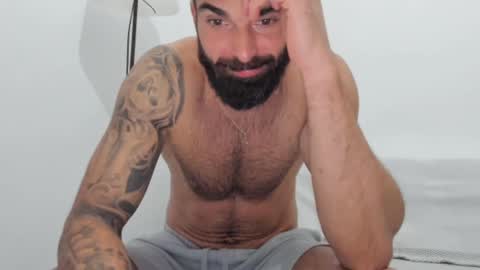 cuteeboy online show from February 19, 2025, 7:48 pm