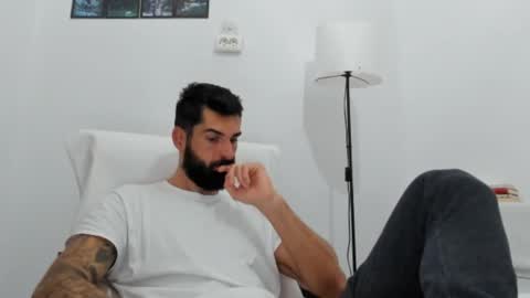 cuteeboy online show from October 21, 2025, 5:41 am