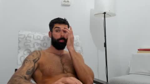 cuteeboy online show from October 28, 2025, 6:06 am