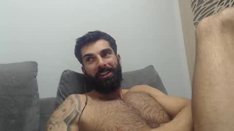 cuteeboy online show from November 16, 2025, 8:47 pm