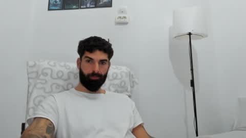 cuteeboy online show from December 16, 2025, 6:51 am