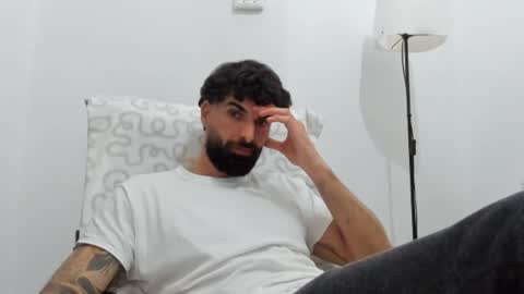 cuteeboy online show from February 26, 2026, 7:46 pm