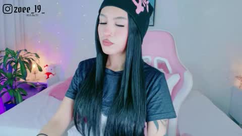 Zoe  online show from March 17, 2026, 3:22 am