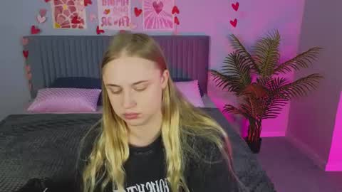 Snapshot of cutefever chatting on July 8, 2026, 12:59 am Amyy online show from July 8, 2026, 12:59 am