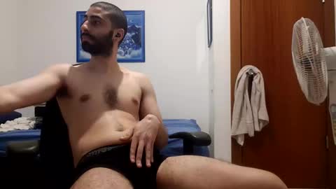 Snapshot of cuteguy52 chatting on April 29, 2026, 10:38 pm cuteguy52 online show from April 29, 2026, 10:38 pm