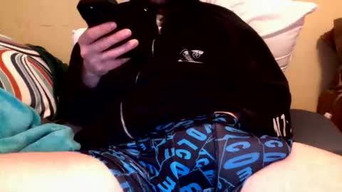 Snapshot of cutehungboi chatting on February 1, 2026, 4:49 pm cutehungboi online show from February 1, 2026, 4:49 pm