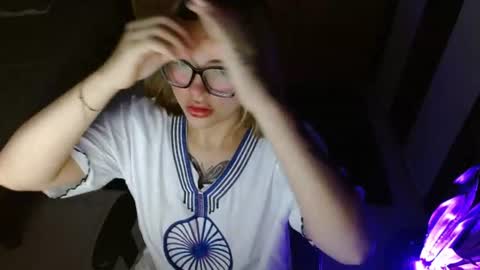Snapshot of cuteisabella_a chatting on June 20, 2026, 6:33 pm isabella online show from June 20, 2026, 6:33 pm
