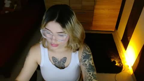Snapshot of cuteisabella_a chatting on July 13, 2026, 6:33 pm isabella online show from July 13, 2026, 6:33 pm