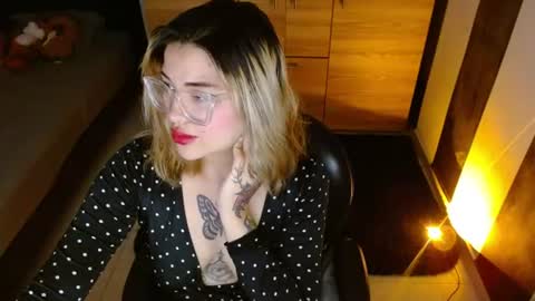 Snapshot of cuteisabella_a chatting on July 16, 2026, 10:38 pm isabella online show from July 16, 2026, 10:38 pm