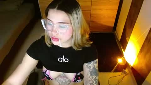 Snapshot of cuteisabella_a chatting on July 17, 2026, 7:08 pm isabella online show from July 17, 2026, 7:08 pm