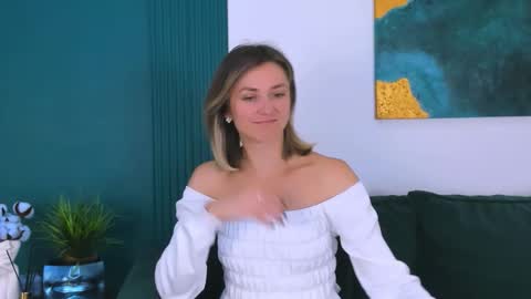 cutemirage online show from September 16, 2025, 2:40 pm