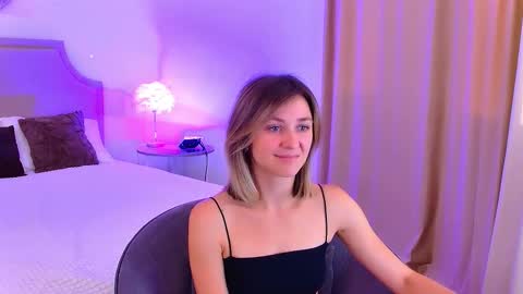 cutemirage online show from September 20, 2025, 2:40 pm