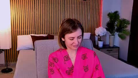 cutemirage online show from April 21, 2026, 2:45 pm