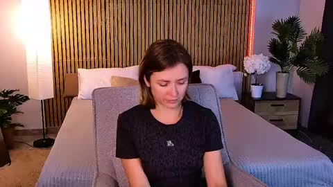 cutemirage online show from June 5, 2026, 2:56 pm