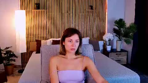 cutemirage online show from June 19, 2026, 3:05 pm