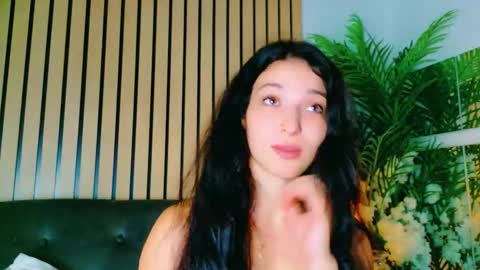 cuteness__girl online show from September 11, 2025, 6:24 am