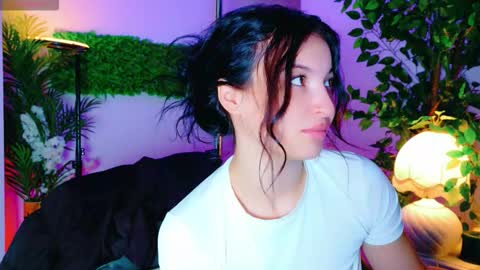 cuteness__girl online show from October 8, 2025, 6:11 am