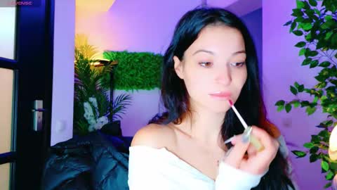 cuteness__girl online show from October 20, 2025, 6:25 am