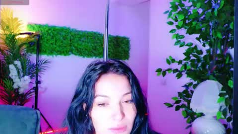 cuteness__girl online show from November 12, 2025, 7:31 am