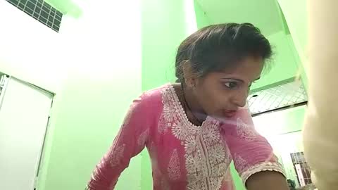 cutepayel online show from March 10, 2025, 2:59 pm
