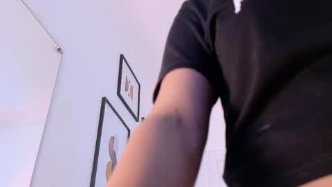 cutepetitee online show from April 21, 2026, 1:42 am