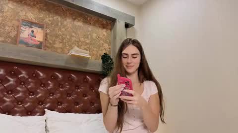 Kim online show from October 23, 2025, 1:54 pm