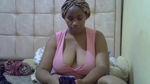 cutestebony1 online show from October 18, 2025, 10:38 am