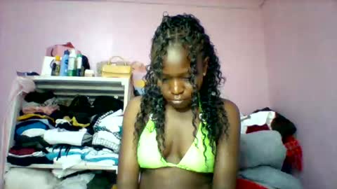 cutezola online show from September 9, 2025, 6:46 am