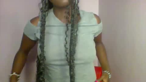 cutie_choco online show from October 8, 2025, 7:55 pm