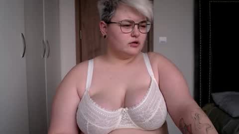 Sophie  Lilith online show from November 16, 2025, 6:30 am