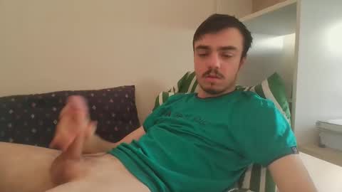 cutie garlix online show from April 8, 2026, 9:09 am