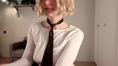 E online show from November 5, 2025, 4:29 pm