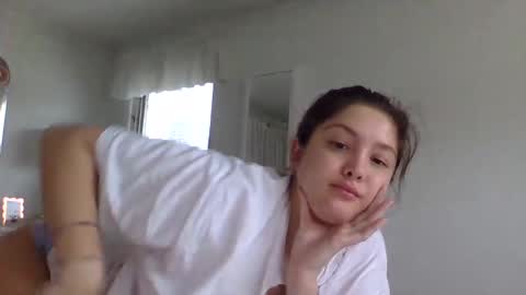 Cutieoggg420 online show from December 11, 2024, 5:15 pm